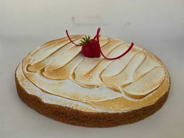 Aardbeien Rabarber Merenque vlaai
